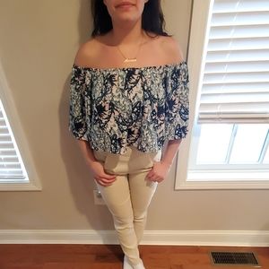 NWT bebe odd shoulder crop top